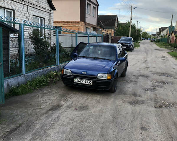 Синий Форд Эскорт, объемом двигателя 1.4 л и пробегом 117 тыс. км за 1100 $, фото 1 на Automoto.ua