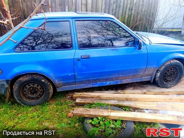 Синий Форд Эскорт, объемом двигателя 1.3 л и пробегом 10 тыс. км за 470 $, фото 2 на Automoto.ua