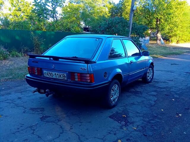 Синий Форд Эскорт, объемом двигателя 1.4 л и пробегом 215 тыс. км за 600 $, фото 3 на Automoto.ua