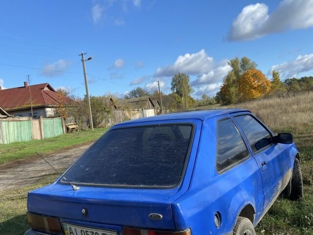Синий Форд Эскорт, объемом двигателя 1.4 л и пробегом 250 тыс. км за 650 $, фото 4 на Automoto.ua