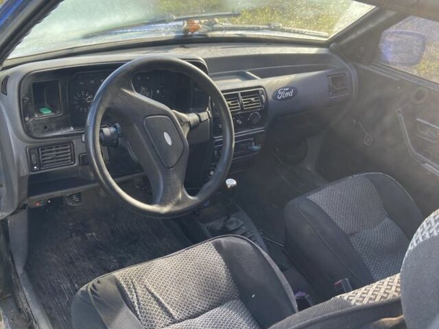 Синий Форд Эскорт, объемом двигателя 1.4 л и пробегом 250 тыс. км за 650 $, фото 1 на Automoto.ua