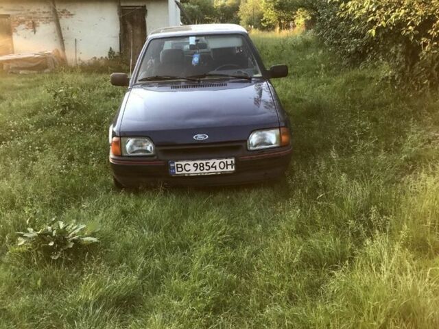 Синий Форд Эскорт, объемом двигателя 1.3 л и пробегом 3 тыс. км за 500 $, фото 2 на Automoto.ua