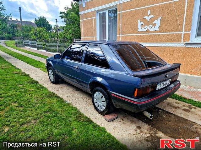 Синий Форд Эскорт, объемом двигателя 1.4 л и пробегом 110 тыс. км за 600 $, фото 2 на Automoto.ua