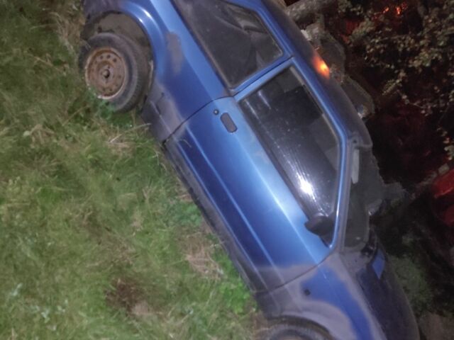 Синій Форд Ескорт, об'ємом двигуна 1.3 л та пробігом 260 тис. км за 2000 $, фото 2 на Automoto.ua