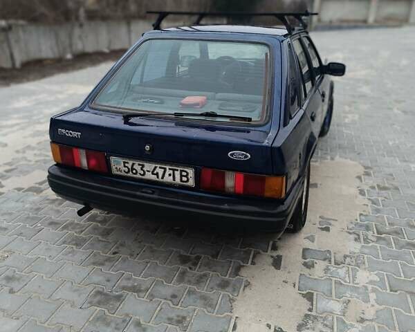 Синій Форд Ескорт, об'ємом двигуна 1.3 л та пробігом 250 тис. км за 700 $, фото 4 на Automoto.ua
