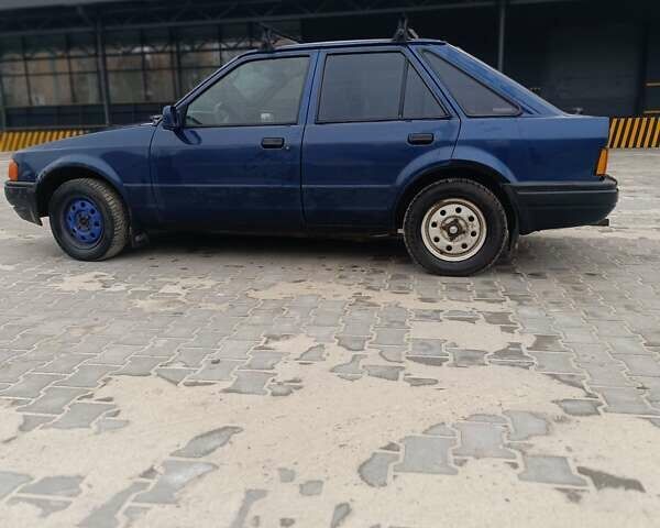 Синій Форд Ескорт, об'ємом двигуна 1.3 л та пробігом 250 тис. км за 700 $, фото 3 на Automoto.ua
