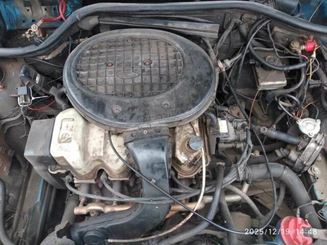 Синий Форд Эскорт, объемом двигателя 1.5 л и пробегом 100 тыс. км за 1000 $, фото 5 на Automoto.ua