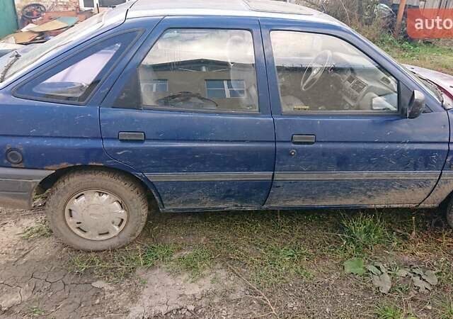Синий Форд Эскорт, объемом двигателя 1.4 л и пробегом 500 тыс. км за 600 $, фото 1 на Automoto.ua