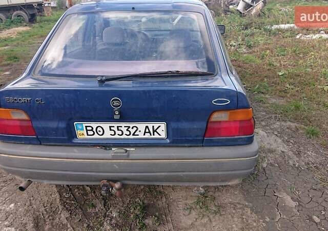 Синий Форд Эскорт, объемом двигателя 1.4 л и пробегом 500 тыс. км за 600 $, фото 2 на Automoto.ua