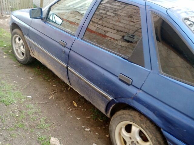 Синий Форд Эскорт, объемом двигателя 1.6 л и пробегом 150 тыс. км за 644 $, фото 3 на Automoto.ua