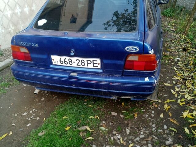 Синий Форд Эскорт, объемом двигателя 1.6 л и пробегом 150 тыс. км за 644 $, фото 2 на Automoto.ua