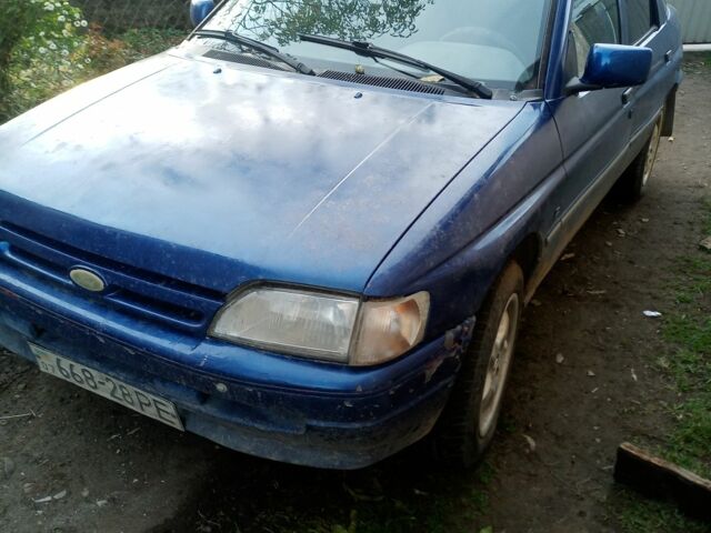 Синий Форд Эскорт, объемом двигателя 1.6 л и пробегом 150 тыс. км за 644 $, фото 4 на Automoto.ua