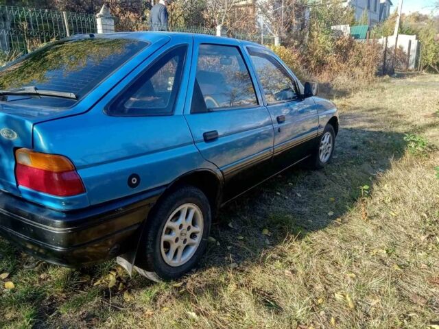 Синий Форд Эскорт, объемом двигателя 0 л и пробегом 500 тыс. км за 1000 $, фото 1 на Automoto.ua