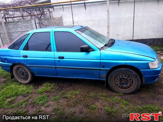 Синій Форд Ескорт, об'ємом двигуна 1.4 л та пробігом 0 тис. км за 1000 $, фото 4 на Automoto.ua