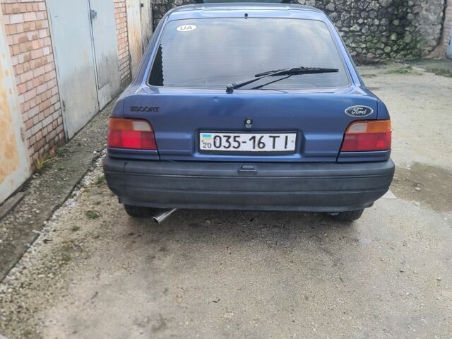 Синій Форд Ескорт, об'ємом двигуна 1.4 л та пробігом 220 тис. км за 999 $, фото 8 на Automoto.ua