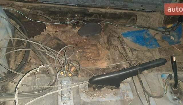 Синий Форд Эскорт, объемом двигателя 1.4 л и пробегом 300 тыс. км за 283 $, фото 11 на Automoto.ua