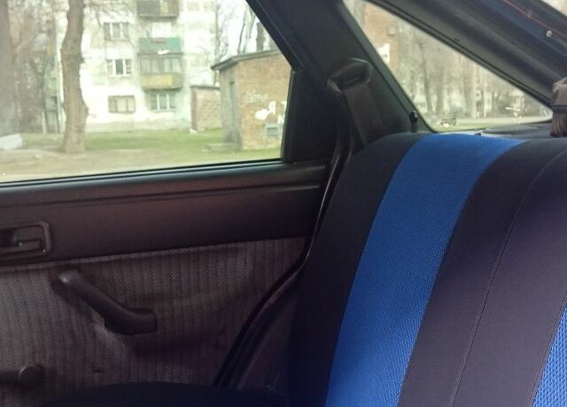 Синий Форд Эскорт, объемом двигателя 1.3 л и пробегом 300 тыс. км за 1300 $, фото 4 на Automoto.ua