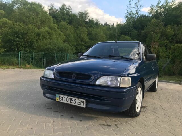 Синий Форд Эскорт, объемом двигателя 1.4 л и пробегом 130 тыс. км за 1000 $, фото 4 на Automoto.ua