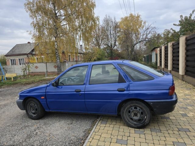 Синій Форд Ескорт, об'ємом двигуна 1.4 л та пробігом 200 тис. км за 850 $, фото 4 на Automoto.ua