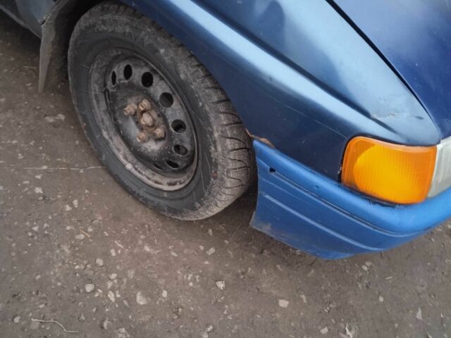 Синий Форд Эскорт, объемом двигателя 1.6 л и пробегом 280 тыс. км за 309 $, фото 7 на Automoto.ua