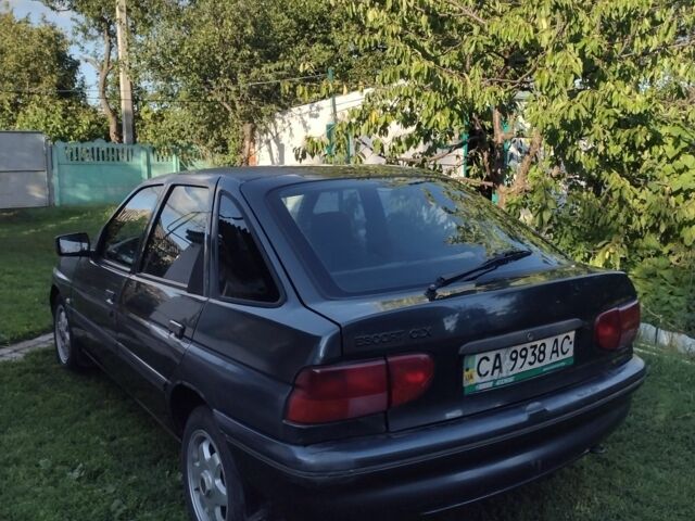 Синій Форд Ескорт, об'ємом двигуна 1.4 л та пробігом 200 тис. км за 605 $, фото 4 на Automoto.ua
