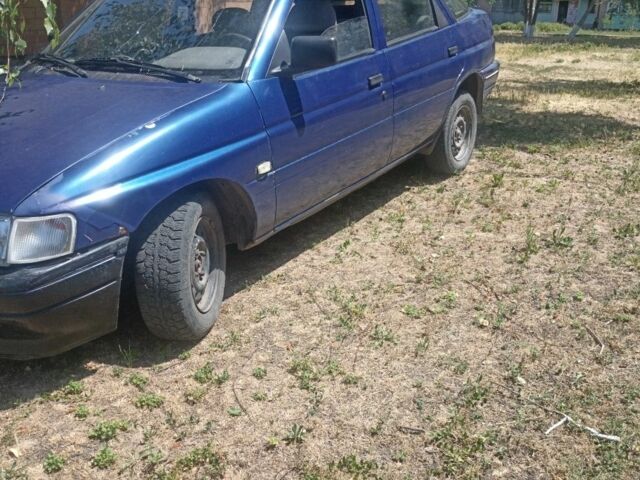 Синий Форд Эскорт, объемом двигателя 1 л и пробегом 200 тыс. км за 700 $, фото 3 на Automoto.ua