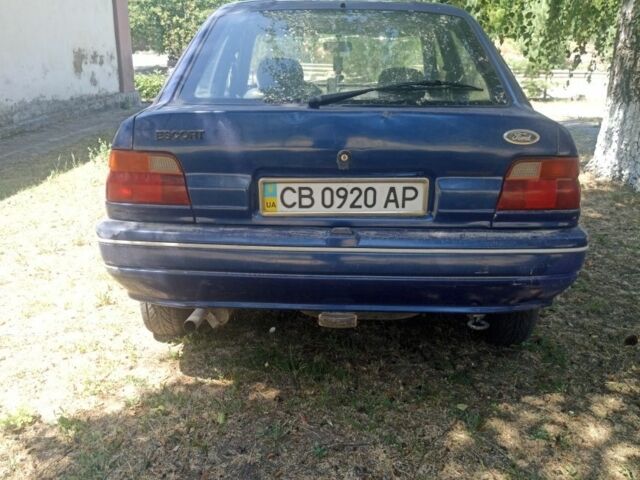 Синий Форд Эскорт, объемом двигателя 1 л и пробегом 200 тыс. км за 700 $, фото 6 на Automoto.ua