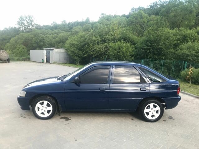 Синий Форд Эскорт, объемом двигателя 1.4 л и пробегом 130 тыс. км за 1000 $, фото 8 на Automoto.ua