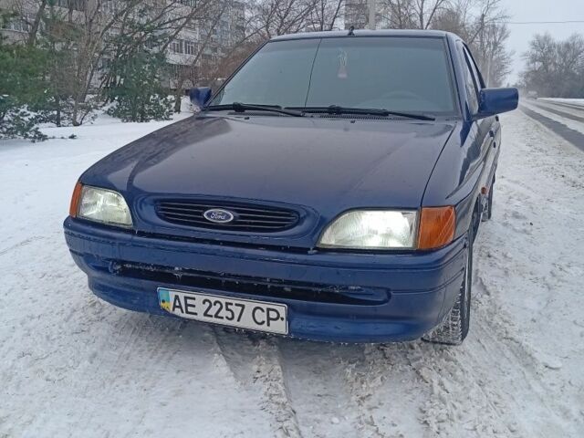 Синій Форд Ескорт, об'ємом двигуна 1.6 л та пробігом 250 тис. км за 1400 $, фото 6 на Automoto.ua