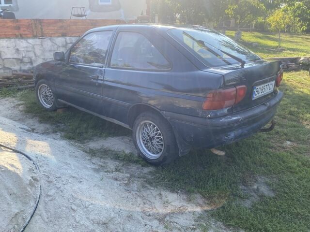 Синий Форд Эскорт, объемом двигателя 1.4 л и пробегом 250 тыс. км за 1300 $, фото 6 на Automoto.ua