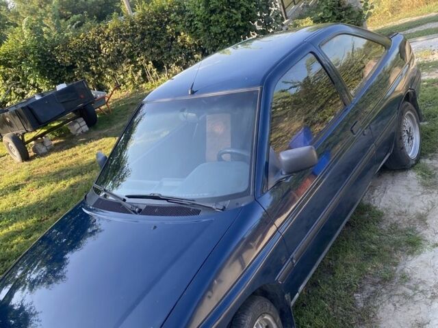 Синий Форд Эскорт, объемом двигателя 1.4 л и пробегом 250 тыс. км за 1300 $, фото 2 на Automoto.ua