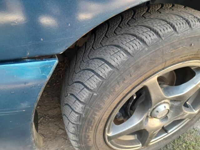 Синий Форд Эскорт, объемом двигателя 1.6 л и пробегом 1000 тыс. км за 671 $, фото 4 на Automoto.ua