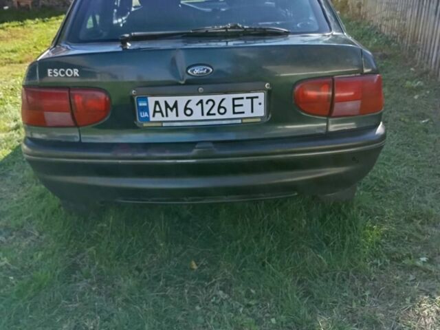 Синій Форд Ескорт, об'ємом двигуна 1.4 л та пробігом 1000 тис. км за 1000 $, фото 3 на Automoto.ua
