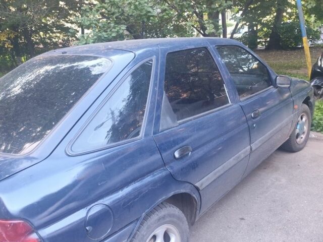 Синій Форд Ескорт, об'ємом двигуна 1.3 л та пробігом 180 тис. км за 750 $, фото 7 на Automoto.ua