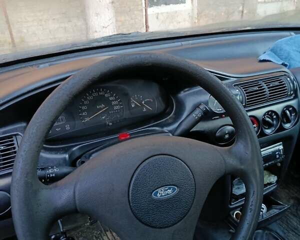 Синий Форд Эскорт, объемом двигателя 1.6 л и пробегом 105 тыс. км за 1400 $, фото 7 на Automoto.ua