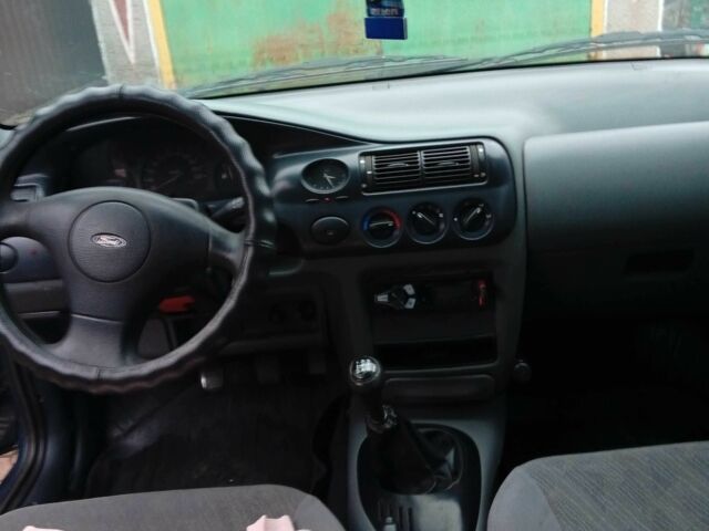 Синий Форд Эскорт, объемом двигателя 1.6 л и пробегом 450 тыс. км за 1150 $, фото 2 на Automoto.ua