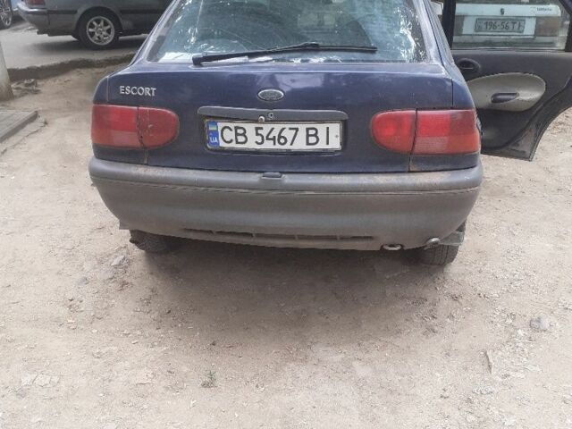 Синий Форд Эскорт, объемом двигателя 1.6 л и пробегом 12 тыс. км за 600 $, фото 3 на Automoto.ua