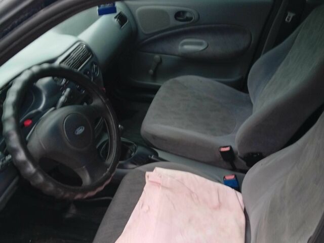 Синий Форд Эскорт, объемом двигателя 1.6 л и пробегом 450 тыс. км за 1150 $, фото 6 на Automoto.ua