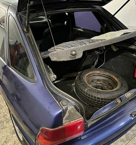 Синій Форд Ескорт, об'ємом двигуна 1.6 л та пробігом 200 тис. км за 1000 $, фото 5 на Automoto.ua