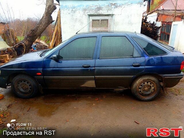 Синий Форд Эскорт, объемом двигателя 1.3 л и пробегом 0 тыс. км за 600 $, фото 1 на Automoto.ua
