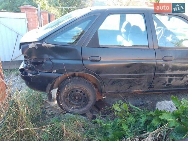 Синий Форд Эскорт, объемом двигателя 1.3 л и пробегом 150 тыс. км за 700 $, фото 2 на Automoto.ua
