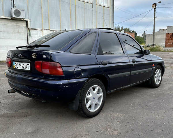 Синій Форд Ескорт, об'ємом двигуна 1.6 л та пробігом 80 тис. км за 999 $, фото 3 на Automoto.ua