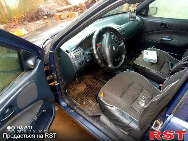 Синий Форд Эскорт, объемом двигателя 1.3 л и пробегом 0 тыс. км за 600 $, фото 3 на Automoto.ua