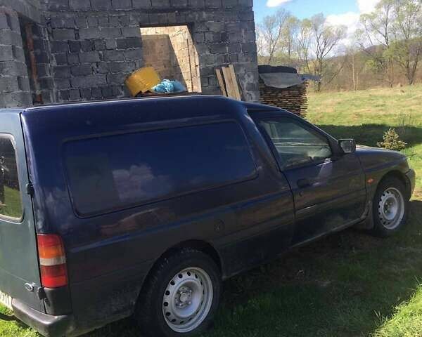 Синий Форд Эскорт, объемом двигателя 1.8 л и пробегом 400 тыс. км за 900 $, фото 2 на Automoto.ua