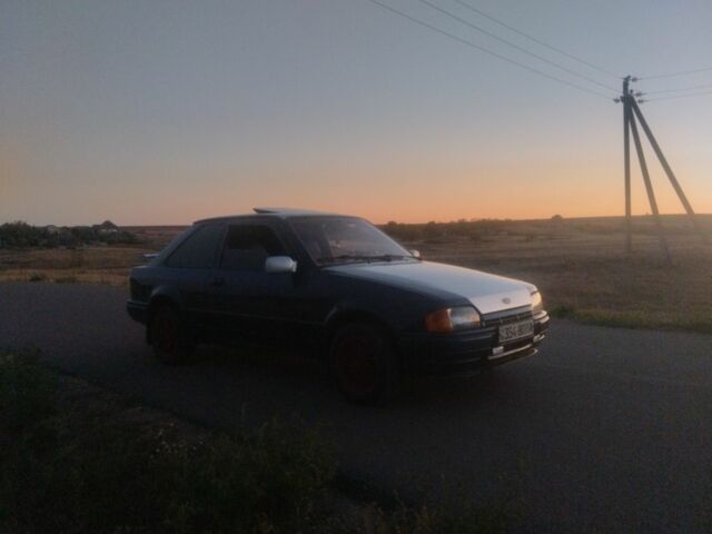 Синий Форд Эскорт, объемом двигателя 2 л и пробегом 1 тыс. км за 1551 $, фото 4 на Automoto.ua