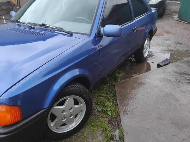 Синий Форд Эскорт, объемом двигателя 0 л и пробегом 124 тыс. км за 750 $, фото 3 на Automoto.ua