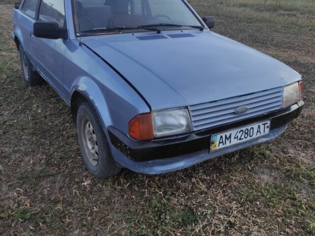 Синій Форд Ескорт, об'ємом двигуна 1.4 л та пробігом 155 тис. км за 556 $, фото 1 на Automoto.ua