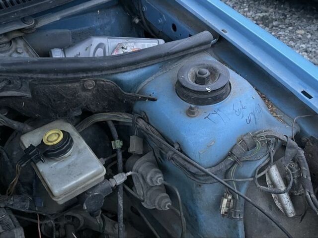 Синий Форд Эскорт, объемом двигателя 1.4 л и пробегом 136 тыс. км за 400 $, фото 10 на Automoto.ua