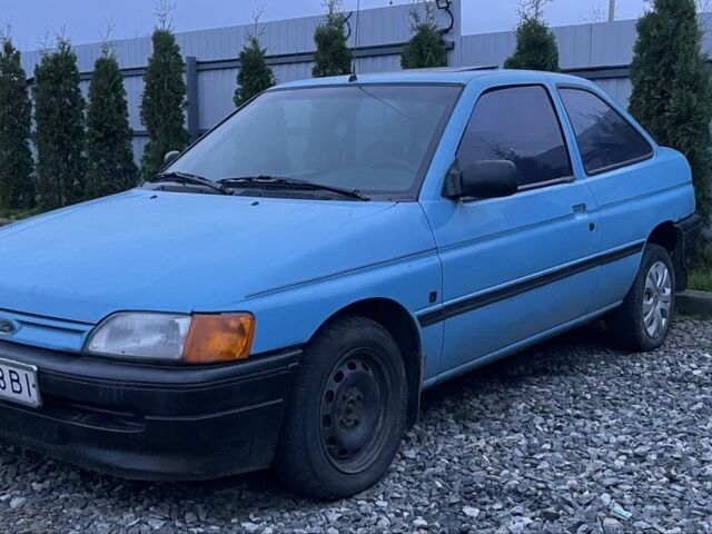 Синий Форд Эскорт, объемом двигателя 1.4 л и пробегом 136 тыс. км за 400 $, фото 2 на Automoto.ua