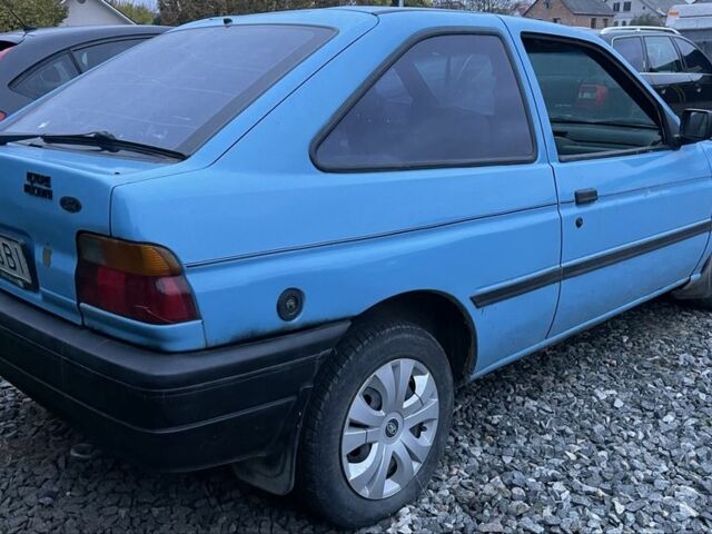 Синий Форд Эскорт, объемом двигателя 1.4 л и пробегом 136 тыс. км за 400 $, фото 6 на Automoto.ua